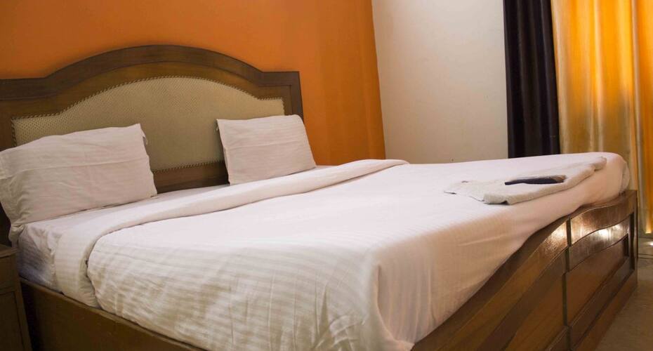 Birdhouse Residency (DLF 3), Gurgaon 4